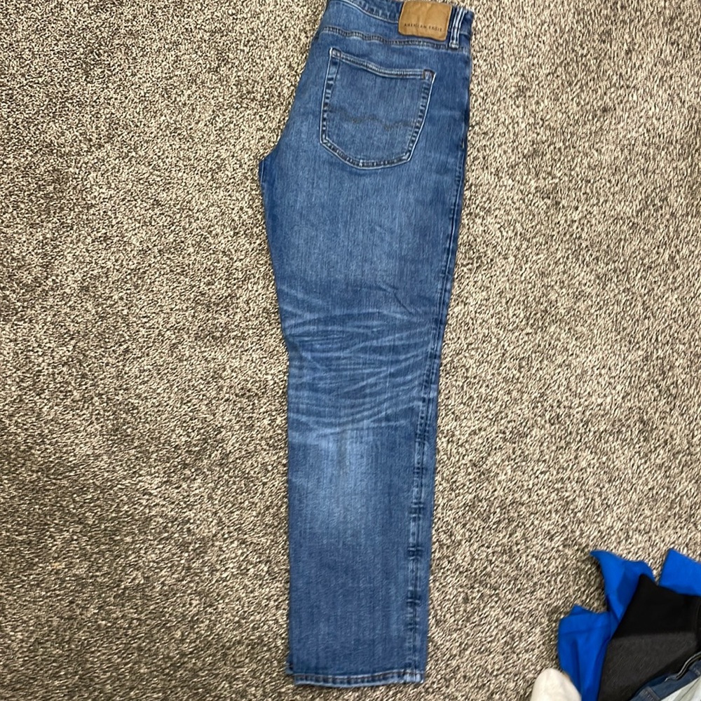 American Eagle 🦅 Mens 34x30 straight Athletic fit Jeans great condition
